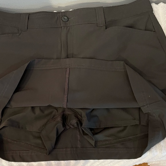 EUC Eddie Bauer women’s skort in charcoal size 12. - Picture 8 of 8